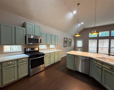 903 Cascade Ridge - Photo Thumbnail 7