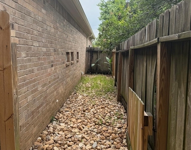 903 Cascade Ridge - Photo Thumbnail 21
