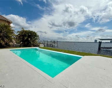 111 E North Shore Avenue - Photo Thumbnail 33