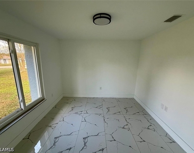 111 E North Shore Avenue - Photo Thumbnail 21