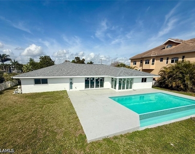 111 E North Shore Avenue - Photo Thumbnail 28