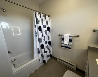 409 Elm - Photo Thumbnail 36