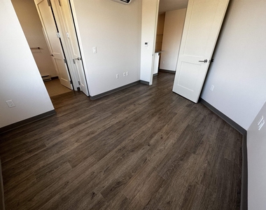409 Elm - Photo Thumbnail 21