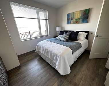409 Elm - Photo Thumbnail 23