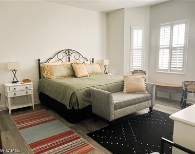 10541 Marino Pointe Drive - Photo Thumbnail 18