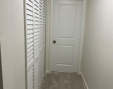 262 Coppersmith Drive - Photo Thumbnail 12