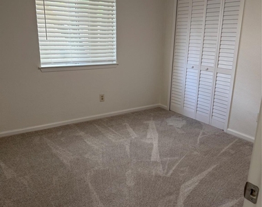 262 Coppersmith Drive - Photo Thumbnail 19