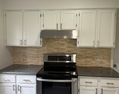 262 Coppersmith Drive - Photo Thumbnail 7