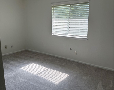 262 Coppersmith Drive - Photo Thumbnail 15
