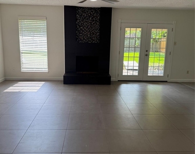 262 Coppersmith Drive - Photo Thumbnail 2