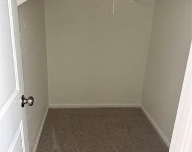 262 Coppersmith Drive - Photo Thumbnail 10