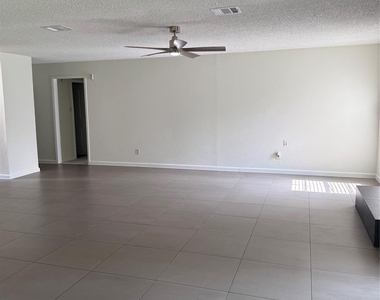 262 Coppersmith Drive - Photo Thumbnail 3
