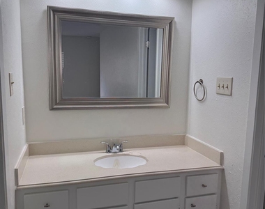 262 Coppersmith Drive - Photo Thumbnail 11