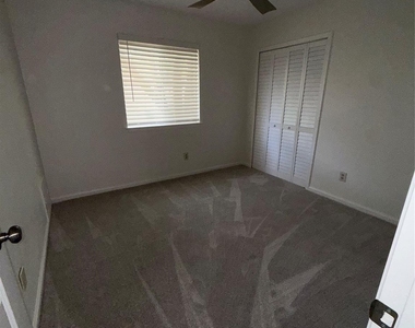 262 Coppersmith Drive - Photo Thumbnail 13