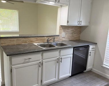 262 Coppersmith Drive - Photo Thumbnail 6