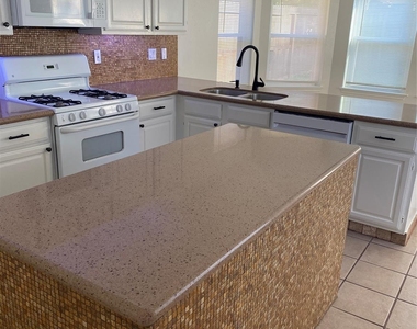 2023 Havenhouse Drive - Photo Thumbnail 12