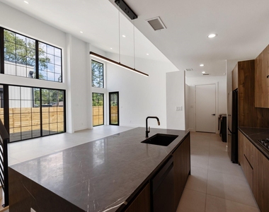 1502 Primrose Street - Photo Thumbnail 13