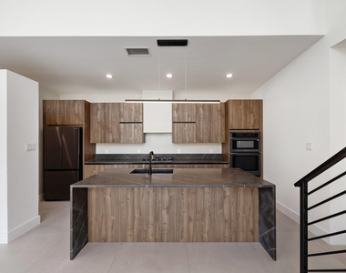 1502 Primrose Street - Photo Thumbnail 11