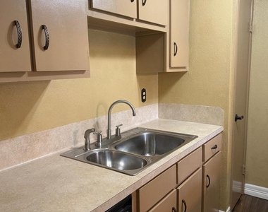6402 Del Monte Drive - Photo Thumbnail 5