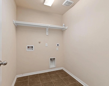 16007 David Hill Lane - Photo Thumbnail 15