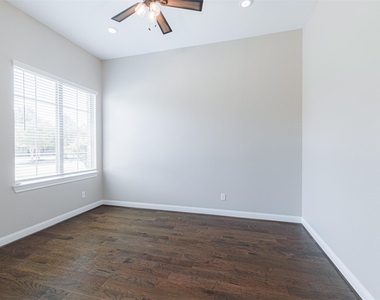 1803 Pepper Grove Lane - Photo Thumbnail 11
