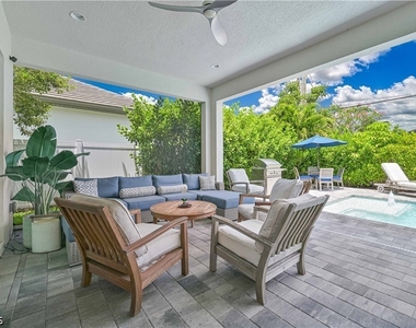 693 105th Avenue N - Photo Thumbnail 8