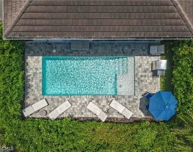 693 105th Avenue N - Photo Thumbnail 3