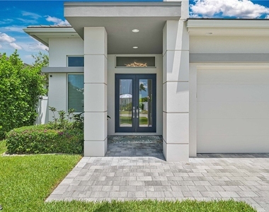 693 105th Avenue N - Photo Thumbnail 2