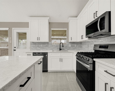 16111 Blue Mesa Ridge Drive - Photo Thumbnail 20