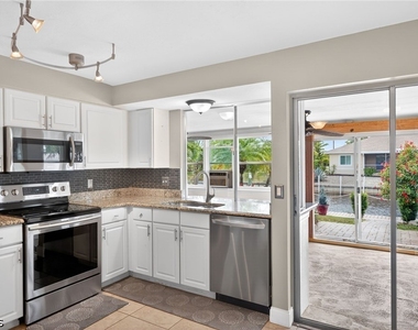 4419 N Pacific Circle - Photo Thumbnail 7