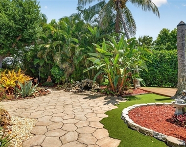 4419 N Pacific Circle - Photo Thumbnail 1