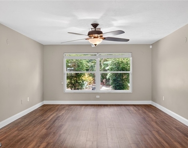 4419 N Pacific Circle - Photo Thumbnail 10