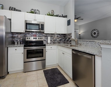 15430 Bellamar Circle - Photo Thumbnail 4
