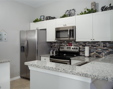 15430 Bellamar Circle - Photo Thumbnail 3