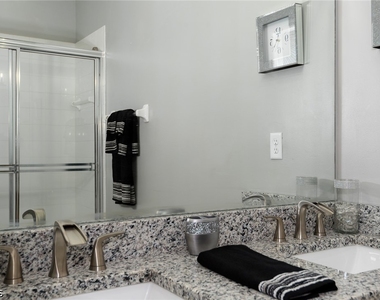 15430 Bellamar Circle - Photo Thumbnail 11