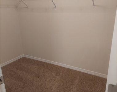 326 Sw 24th Place - Photo Thumbnail 11