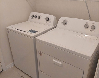 326 Sw 24th Place - Photo Thumbnail 14