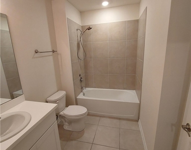 326 Sw 24th Place - Photo Thumbnail 16
