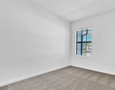 1424 Weeping Willow Court - Photo Thumbnail 14