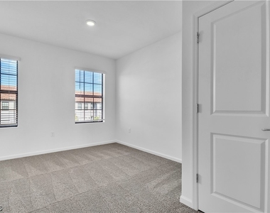 1424 Weeping Willow Court - Photo Thumbnail 12