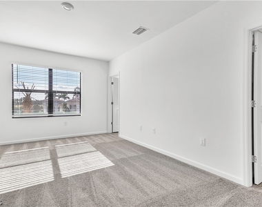 1424 Weeping Willow Court - Photo Thumbnail 8