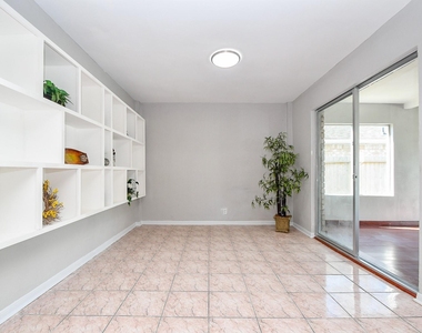 11414 Chariot Drive - Photo Thumbnail 18