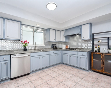 11414 Chariot Drive - Photo Thumbnail 20