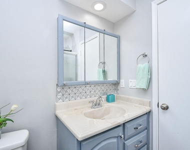 11414 Chariot Drive - Photo Thumbnail 12