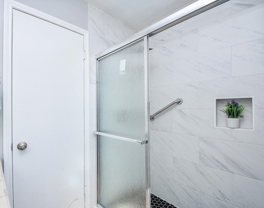 11414 Chariot Drive - Photo Thumbnail 13