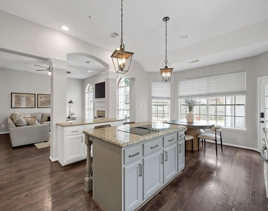 31 E Amberglow Circle - Photo Thumbnail 17