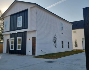 5130 Clover Street - Photo Thumbnail 1