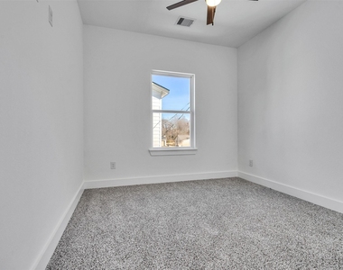 5130 Clover Street - Photo Thumbnail 8