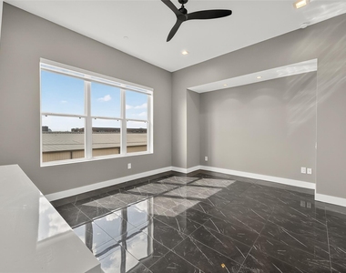 5919 E Post Oak Lane - Photo Thumbnail 22