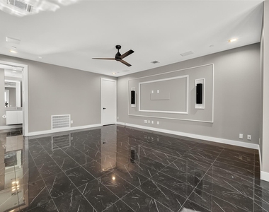 5919 E Post Oak Lane - Photo Thumbnail 26